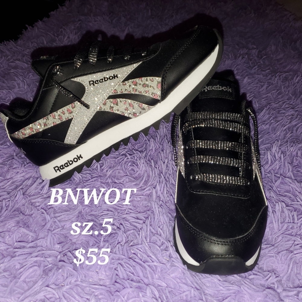 Brand New.....Reebok women's shoes